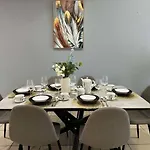 Spacious And Family Friendly L 3Bhk Full Apartment Access