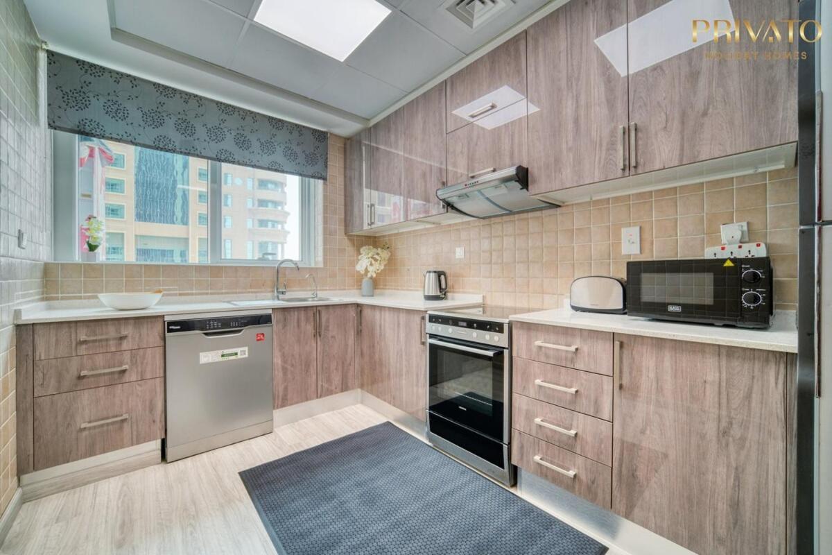 Spacious And Family Friendly L 3bhk Full Access Dubai
